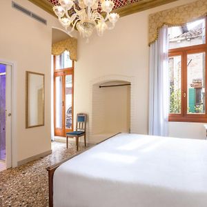Superior Zimmer mit Kingsize-Bett